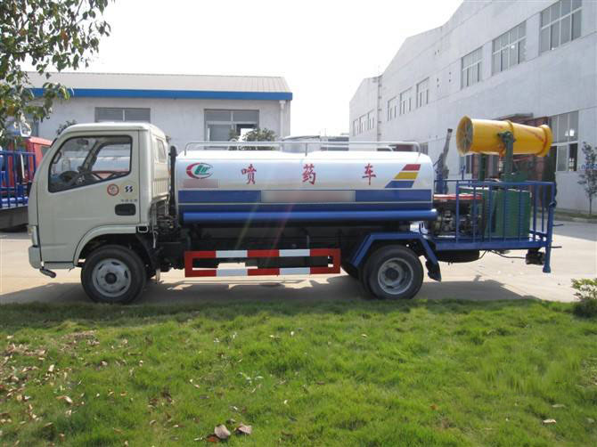 程力喷药车棉花田消灭病虫