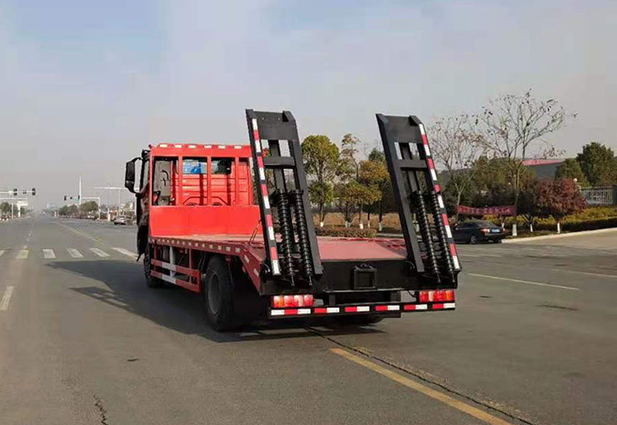 国六重汽豪沃平板运输车