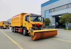 程力牌CL5250TCX6HL型重汽豪沃后双桥除雪车带雪铲